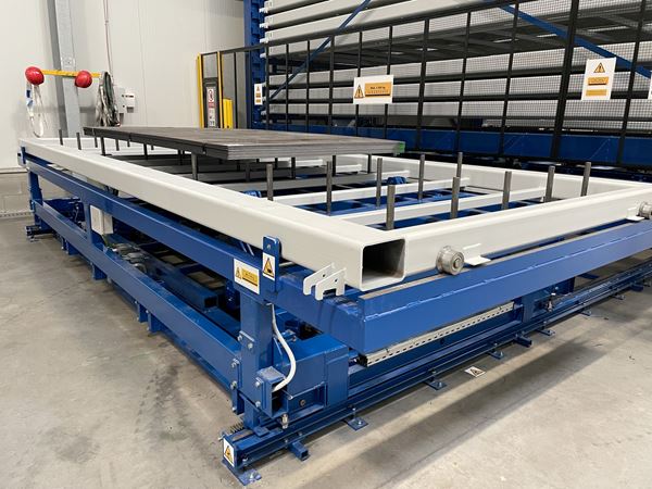Metalgods automat til metalplader